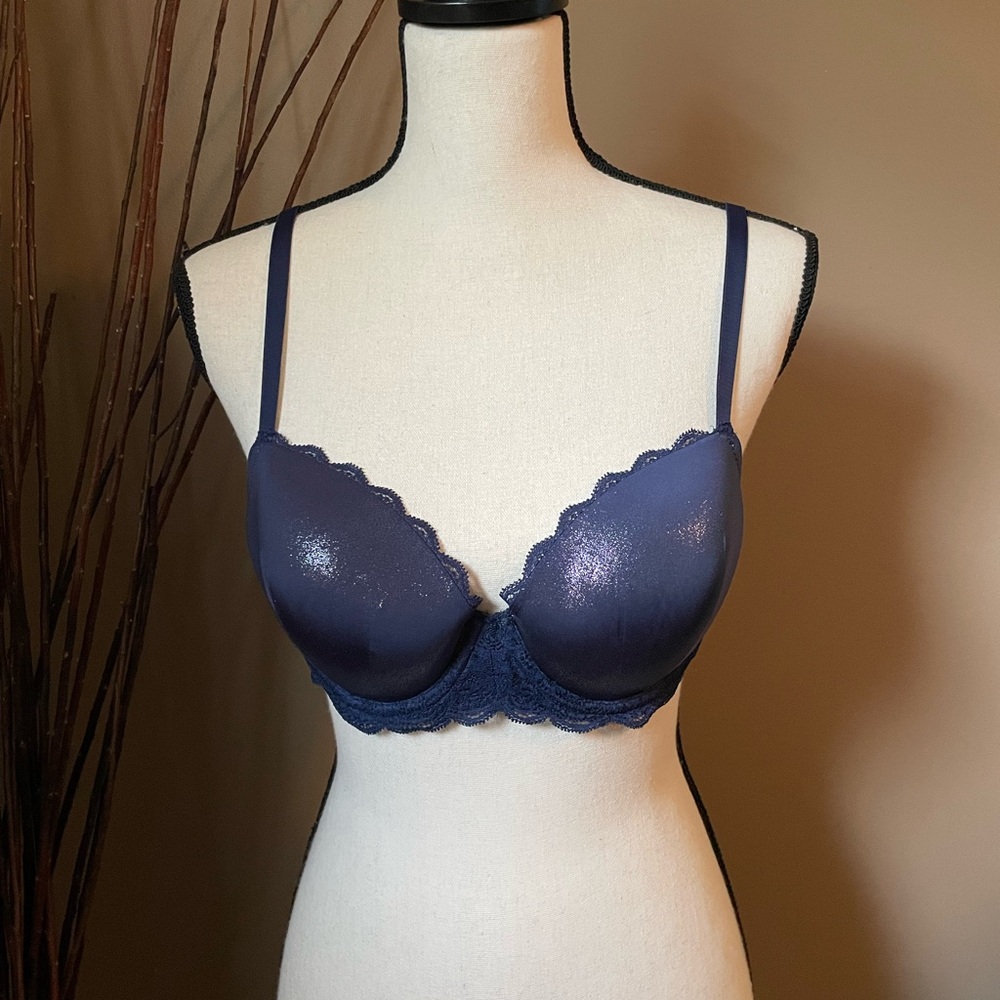 Victoria’s Secret Dream Angels lined Demi underwire bra